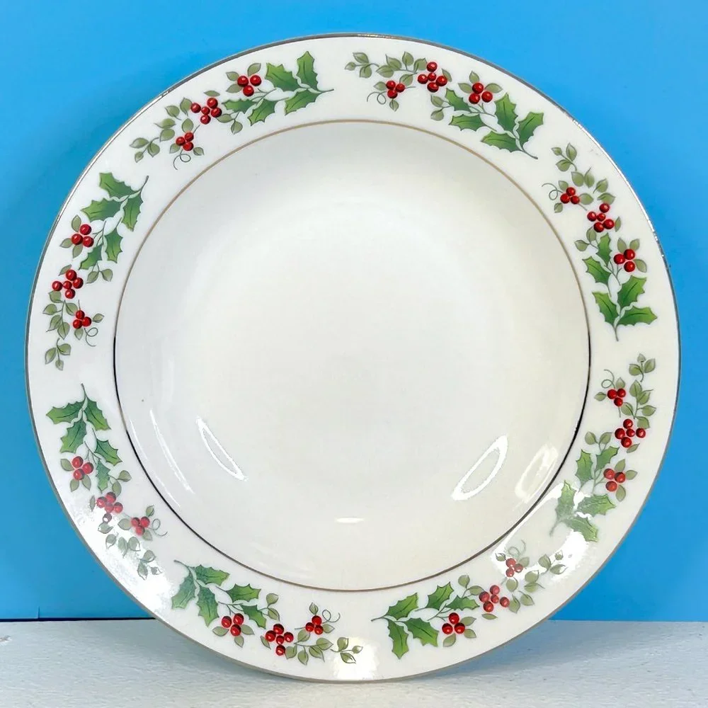 NEW Gibson Everyday China CHRISTMAS CHARM Holly Berry 8